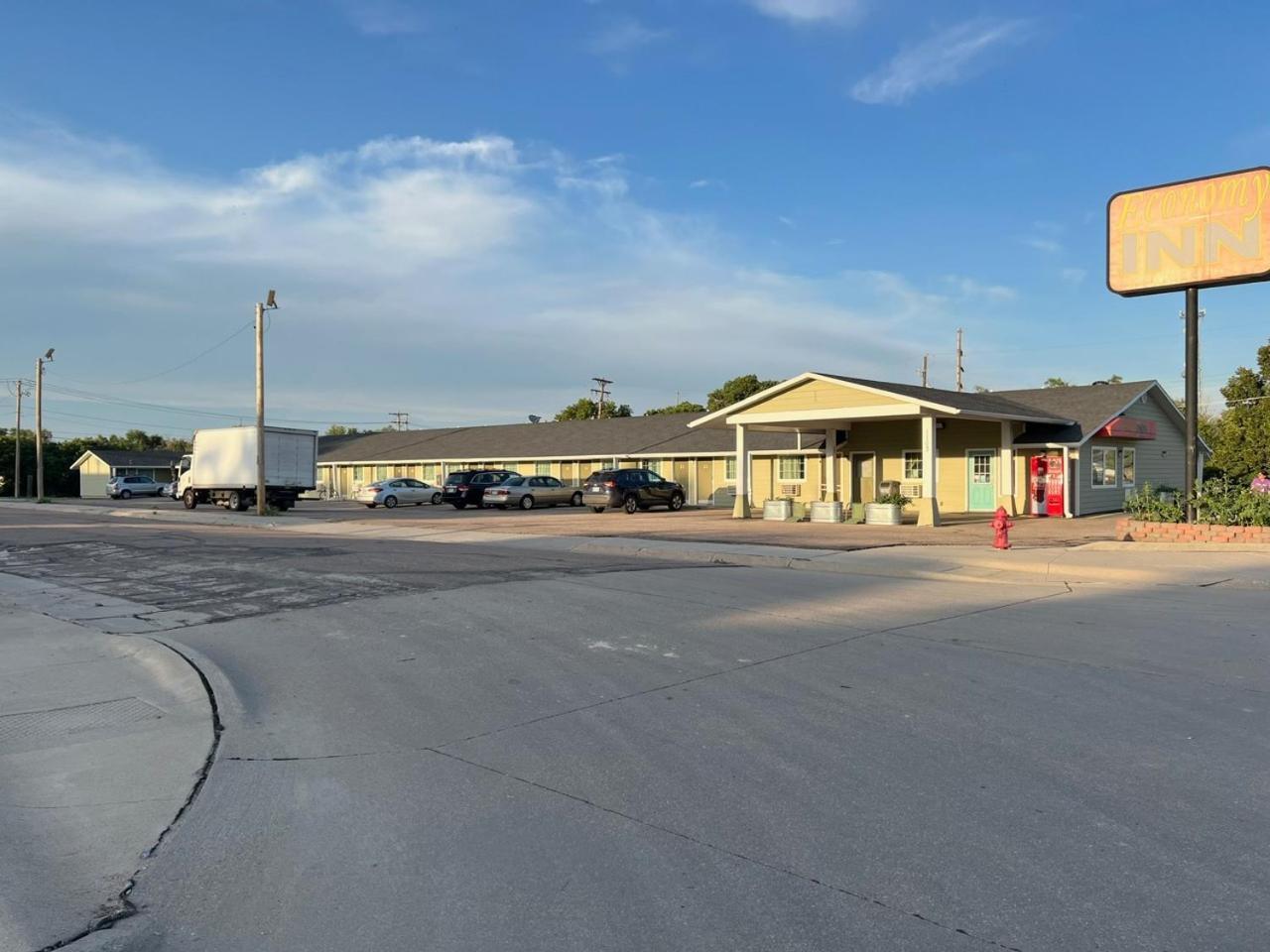 Economy Inn McCook Eksteriør billede