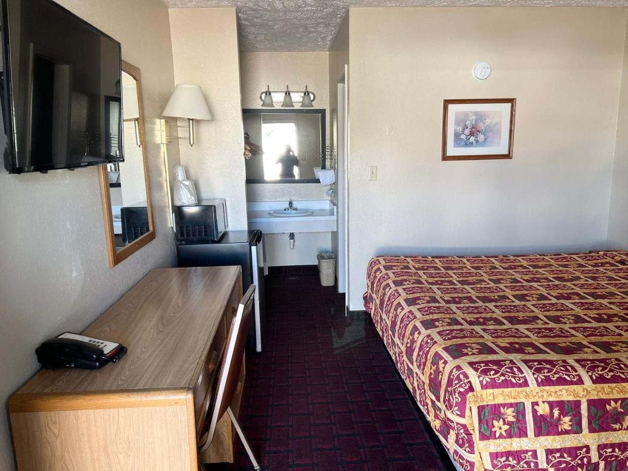 Economy Inn McCook Eksteriør billede